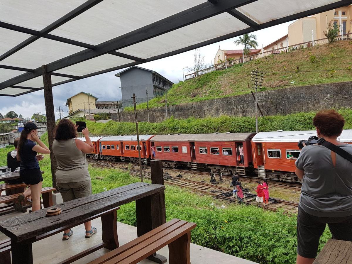 Railway Lodge Hostel Хаттон Экстерьер фото